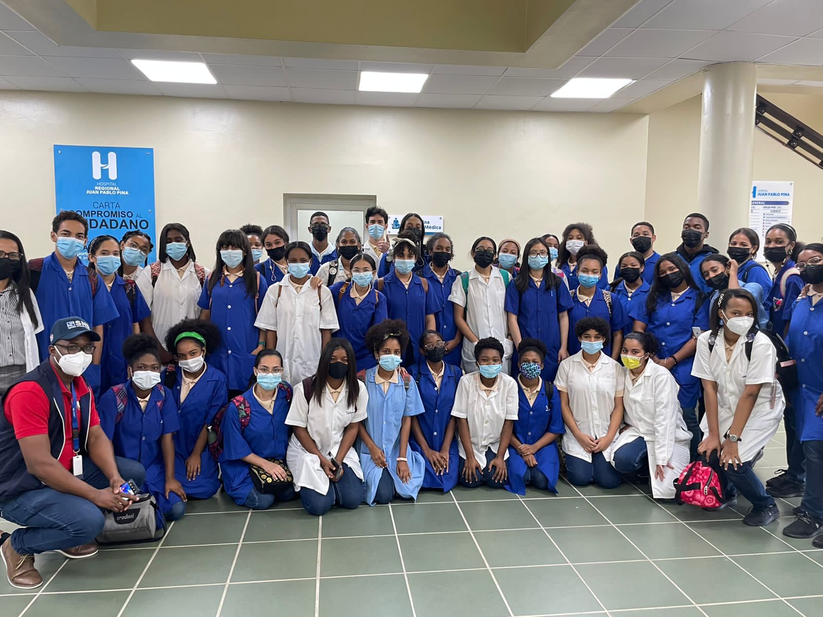 Estudiantes del Nivel Secundario visitan Hospital 