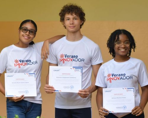 Estudiantes de Loyola se destacan en Campamento Verano Innovador de Onapi