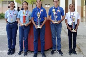 Estudiantes de Loyola ganan en Olimpiada de Lenguas Extranjeras