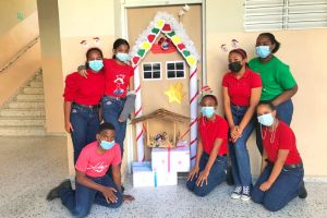 Estudiantes participan en concurso “Pintando de Esperanza nuestra Navidad”