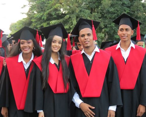 Instituto Politécnico Loyola gradúa 256 bachilleres técnicos	