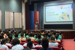 Imparten taller de escritura “De tu mente al papel”