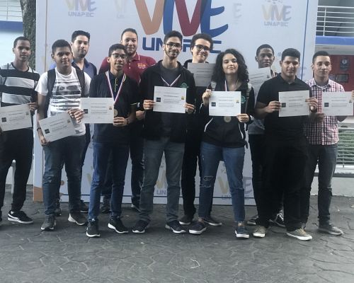 Estudiantes del Nivel Secundario IPL clasifican para Olimpiada Internacional de Informática 2020
